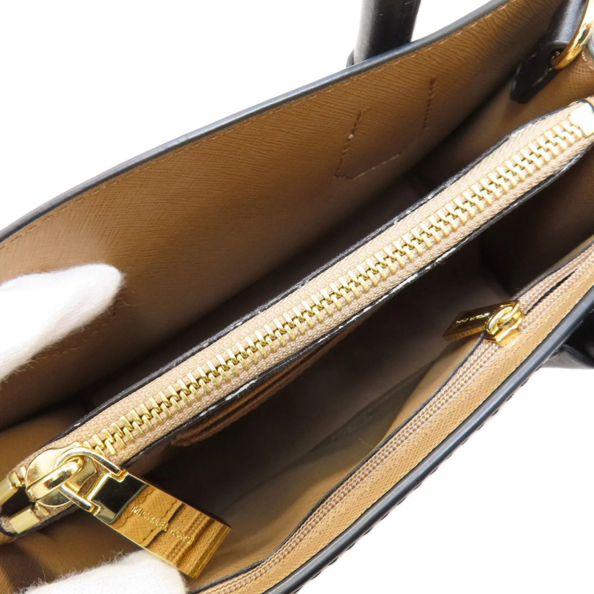 Michael Kors  Leather Handbag (Pre-Owned)