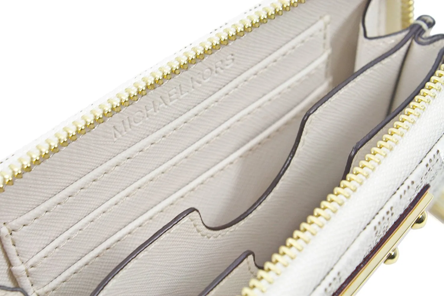 Michael Kors Multifunction Logo Phone Case Vanilla