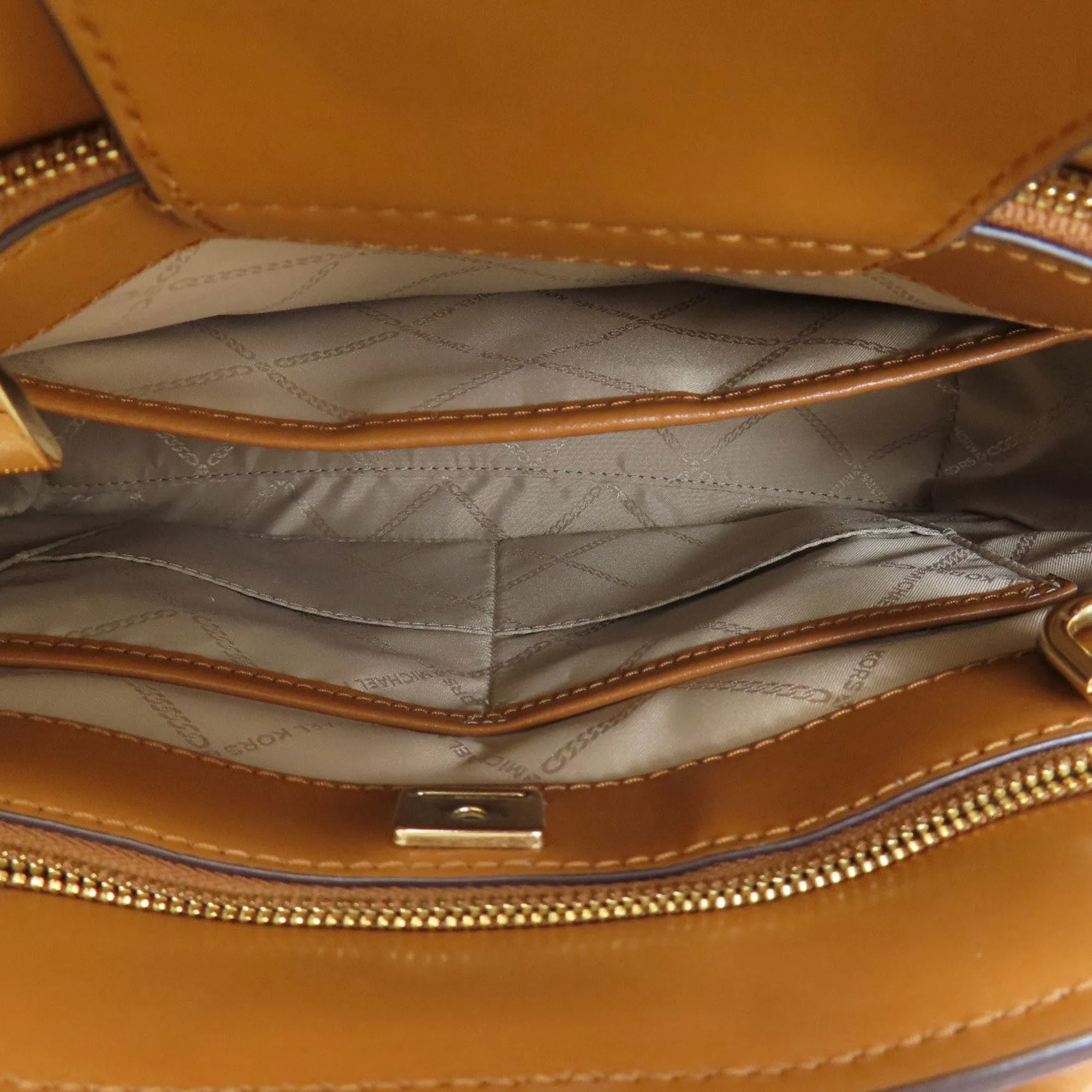 Michael Kors   Pvc Handbag (Pre-Owned)