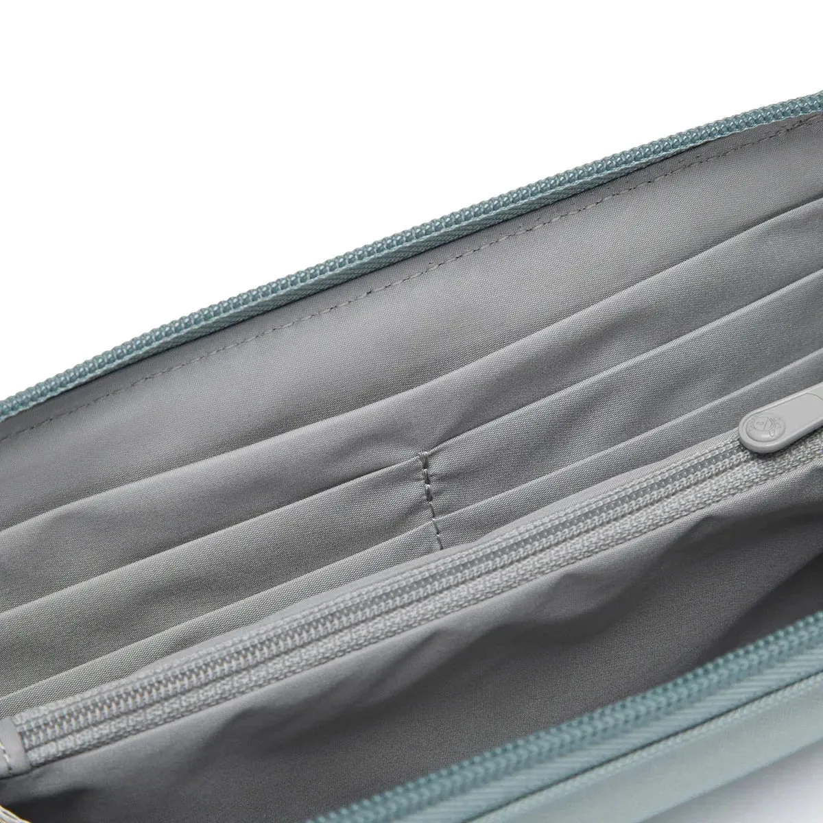 Pacsafe RFIDsafe RFID Blocking Continental Wallet
