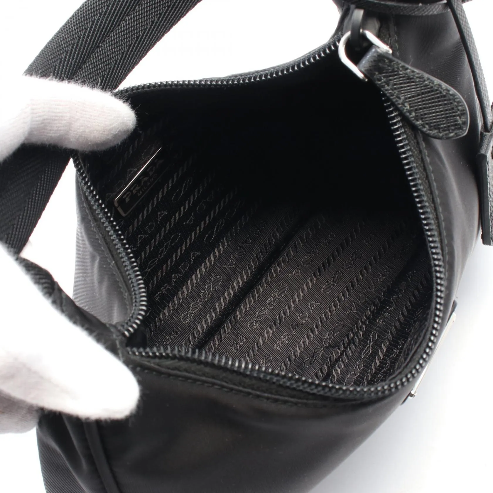 Prada Nylon Re-edition 2000 TESSUTO Handbag