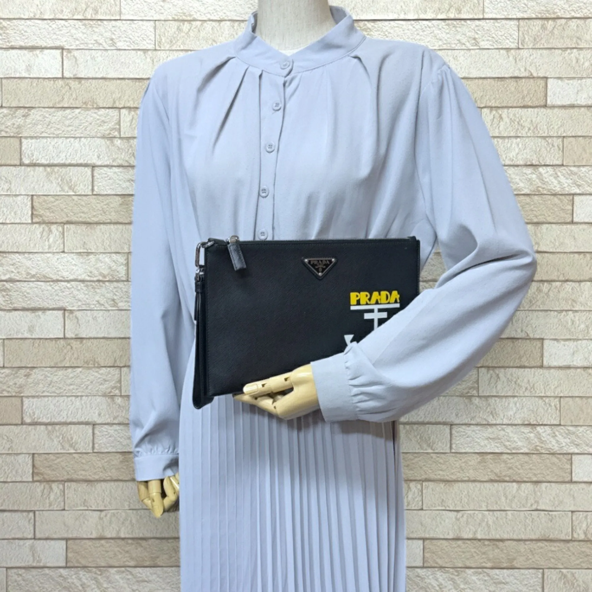 Prada Saffiano  Leather Clutch Bag (Pre-Owned)