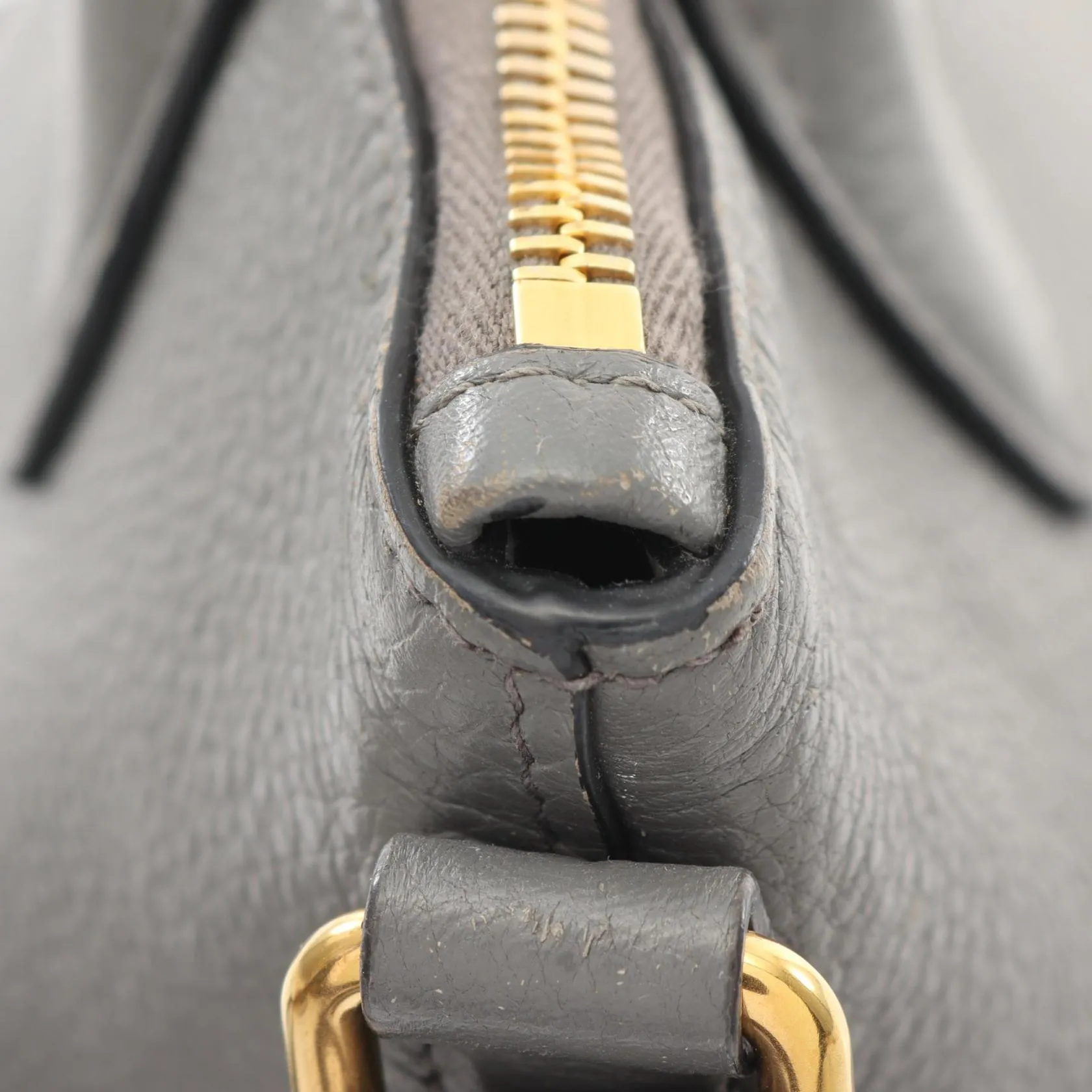 Prada VIT DAINO Leather Handbag