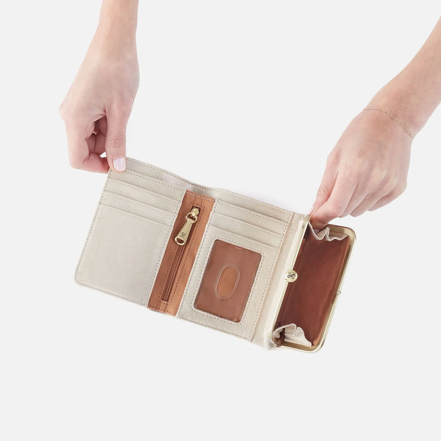 Robin Compact Wallet In Metallic Leather - Sand Shimmer
