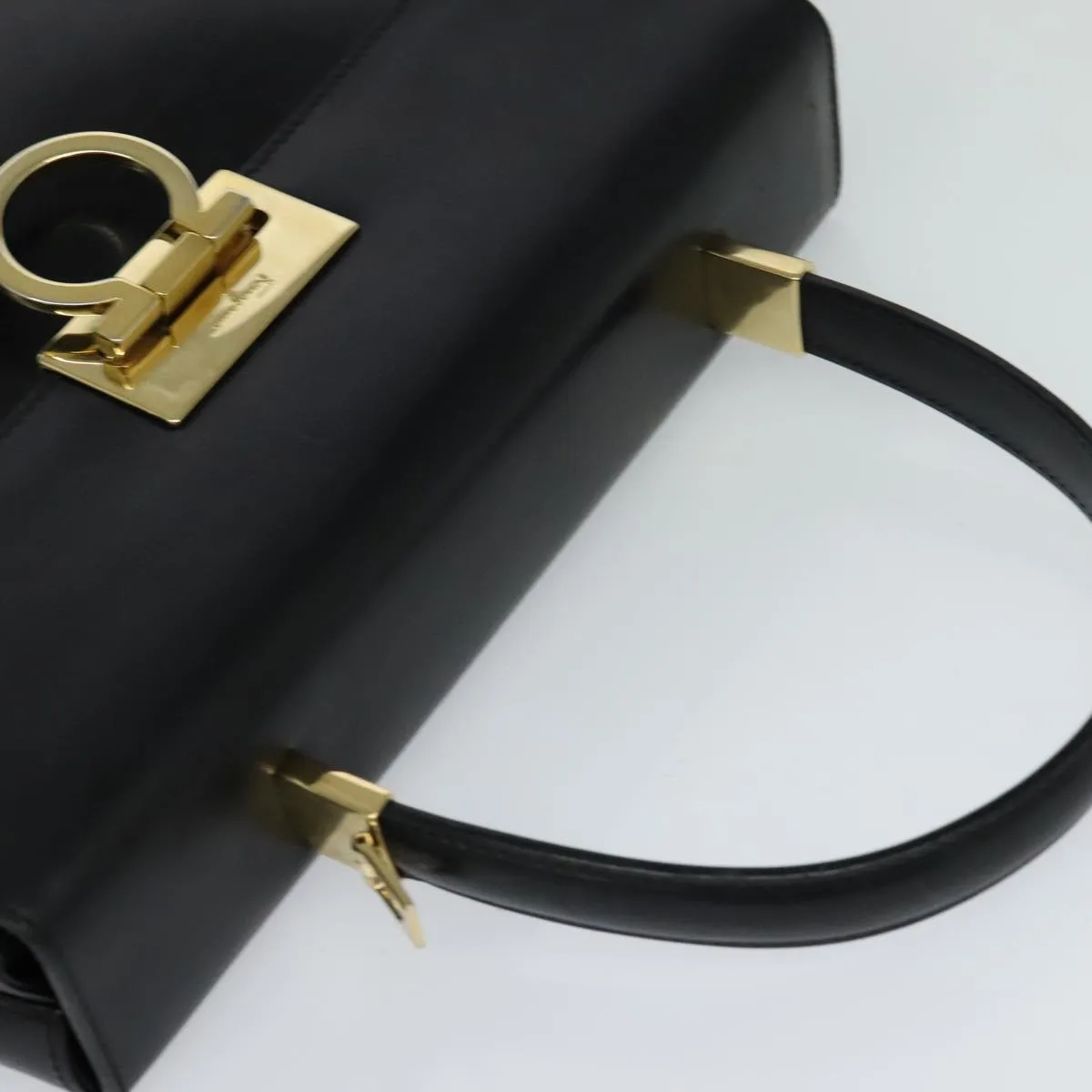 Salvatore Ferragamo Gancini Leather Handbag (Pre-Owned)