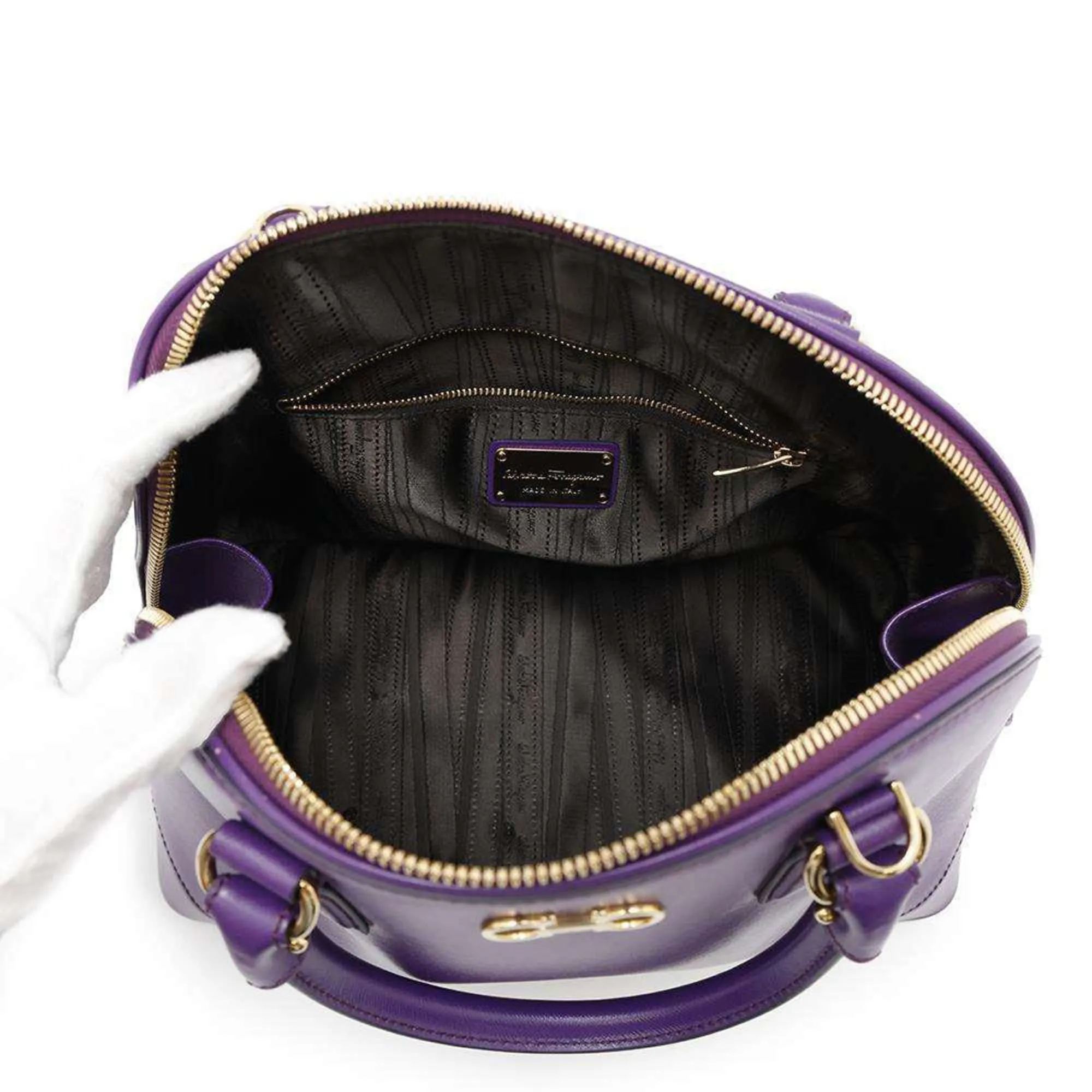 Salvatore Ferragamo Gancini Leather Handbag (Pre-Owned)