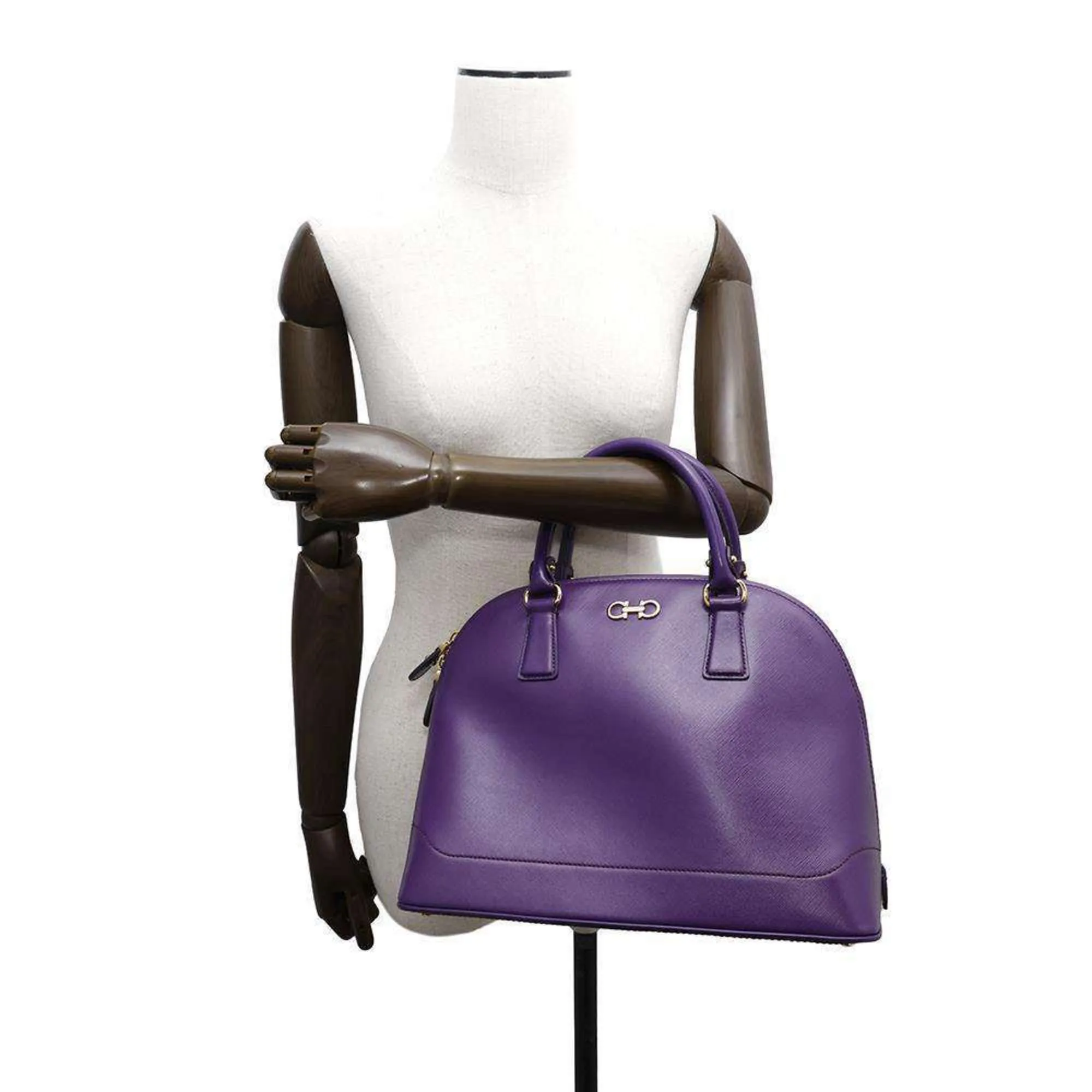 Salvatore Ferragamo Gancini Leather Handbag (Pre-Owned)
