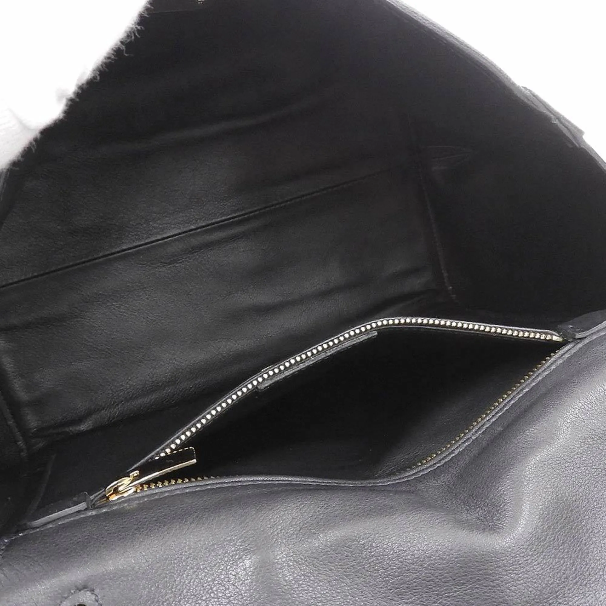 Salvatore Ferragamo Gancini  Leather Handbag (Pre-Owned)
