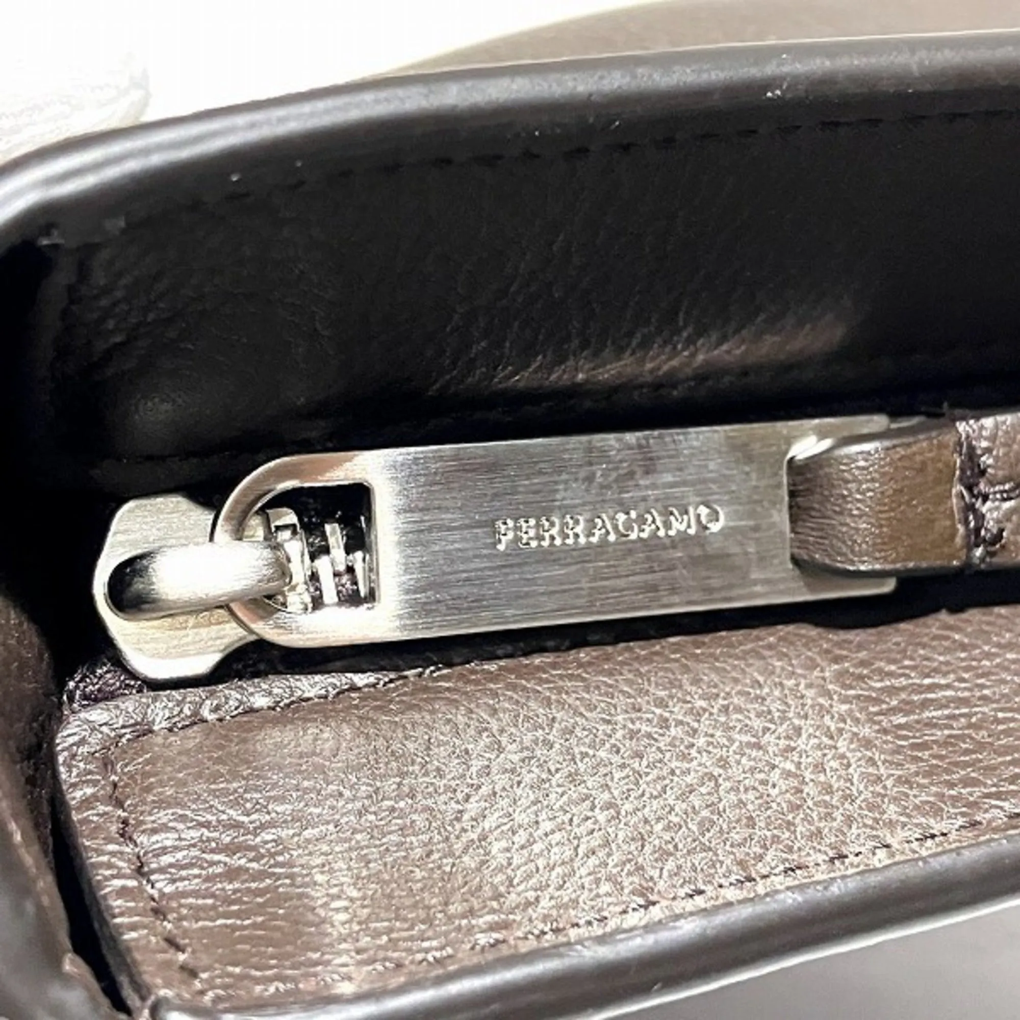 Salvatore Ferragamo  Leather Clutch Bag (Pre-Owned)