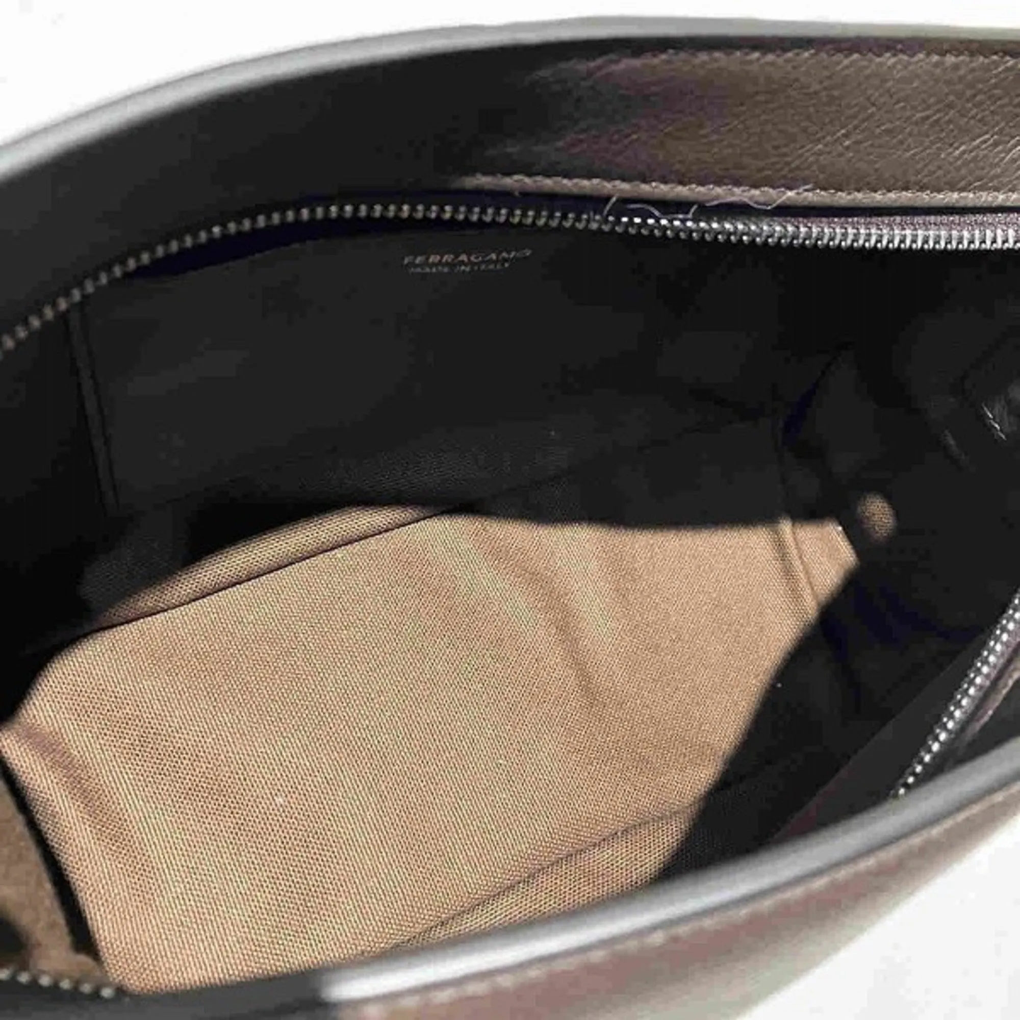 Salvatore Ferragamo  Leather Clutch Bag (Pre-Owned)