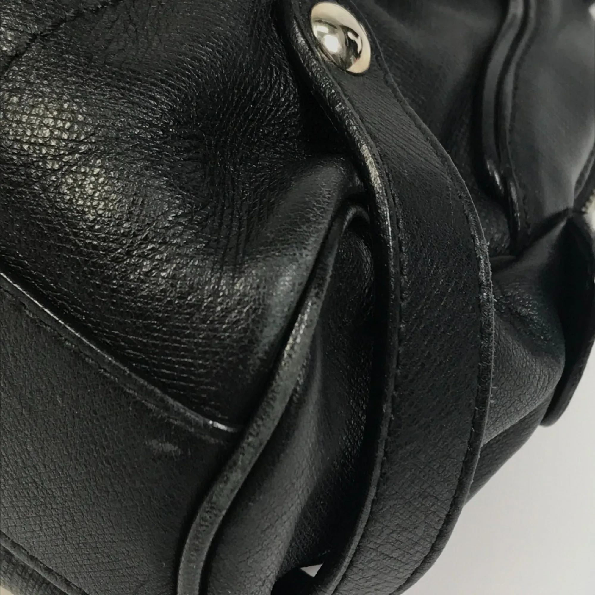 Salvatore Ferragamo  Leather Handbag (Pre-Owned)