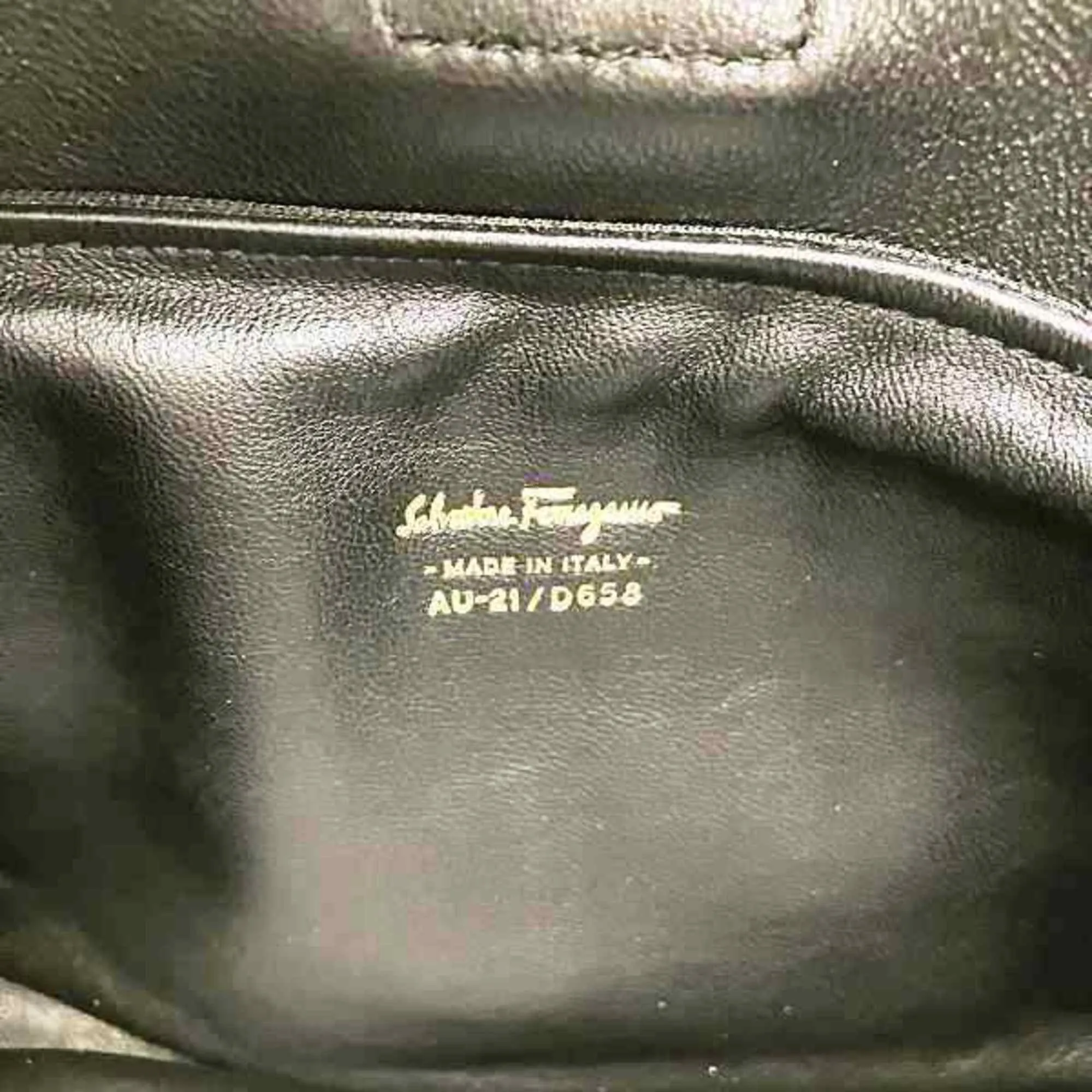 Salvatore Ferragamo  Leather Handbag (Pre-Owned)