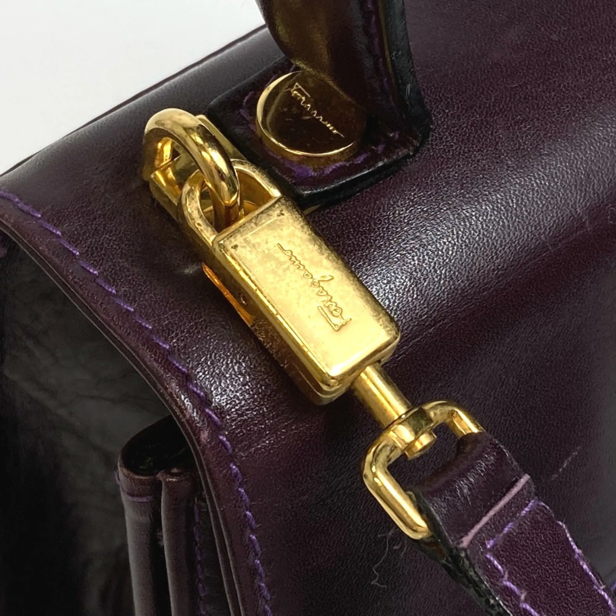 Salvatore Ferragamo  Leather Handbag (Pre-Owned)