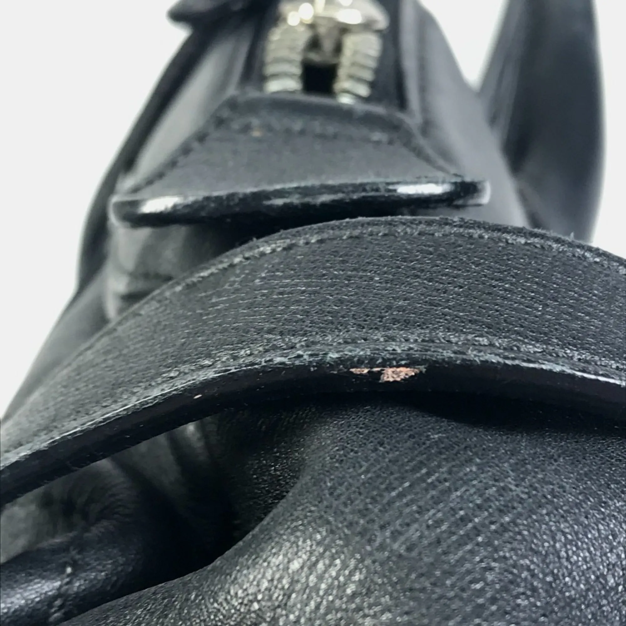 Salvatore Ferragamo  Leather Handbag (Pre-Owned)