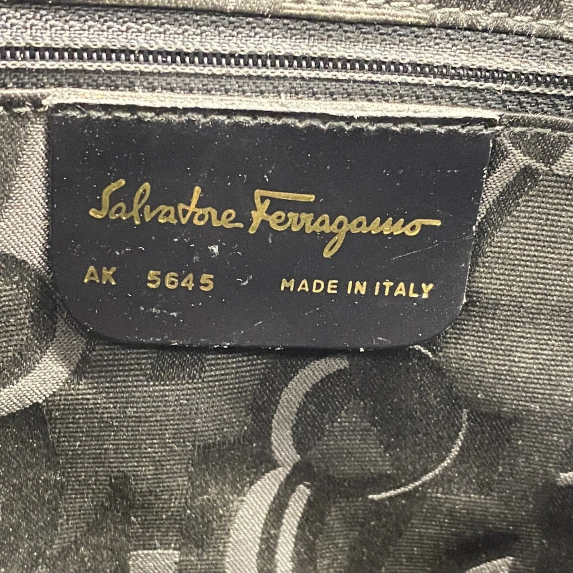 Salvatore Ferragamo Leather Handbag (Pre-Owned)