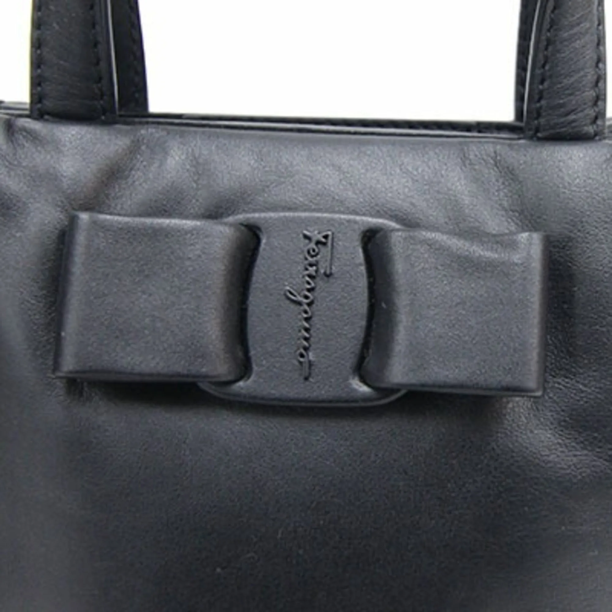 Salvatore Ferragamo Leather Handbag (Pre-Owned)