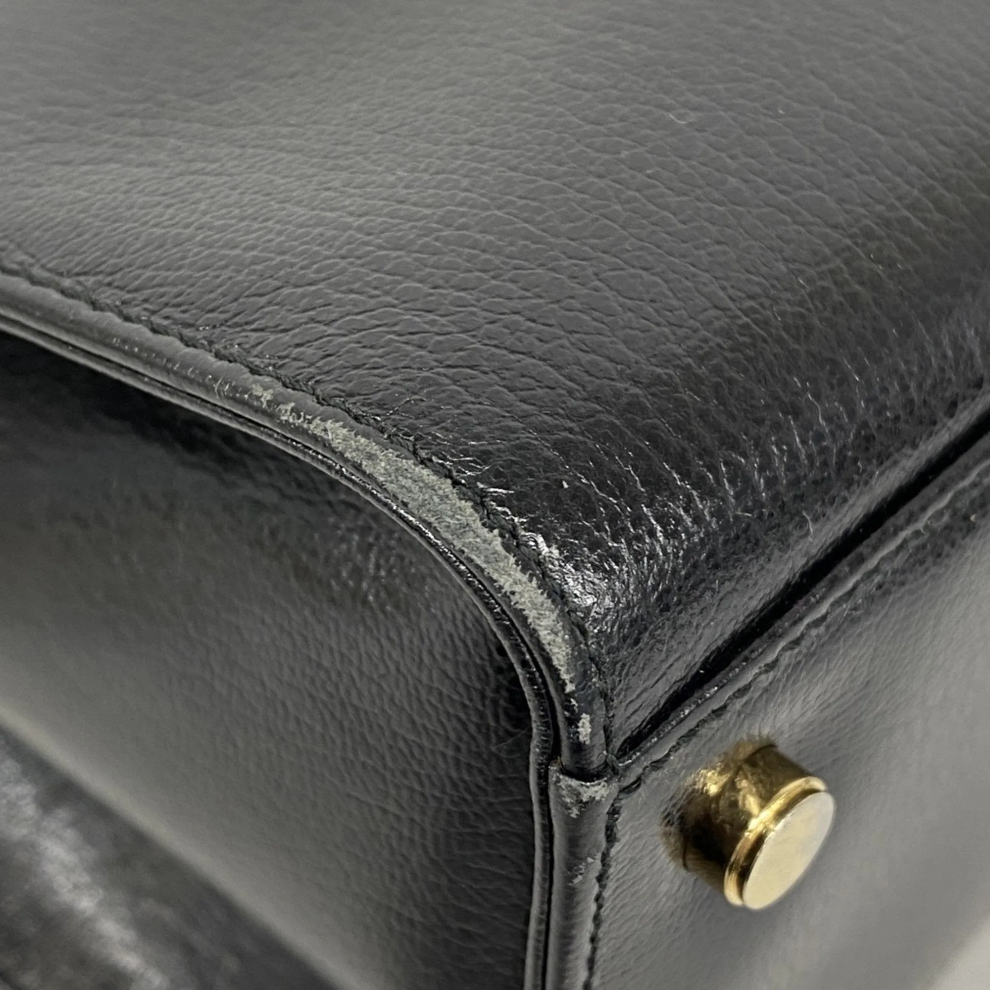 Salvatore Ferragamo Leather Handbag (Pre-Owned)