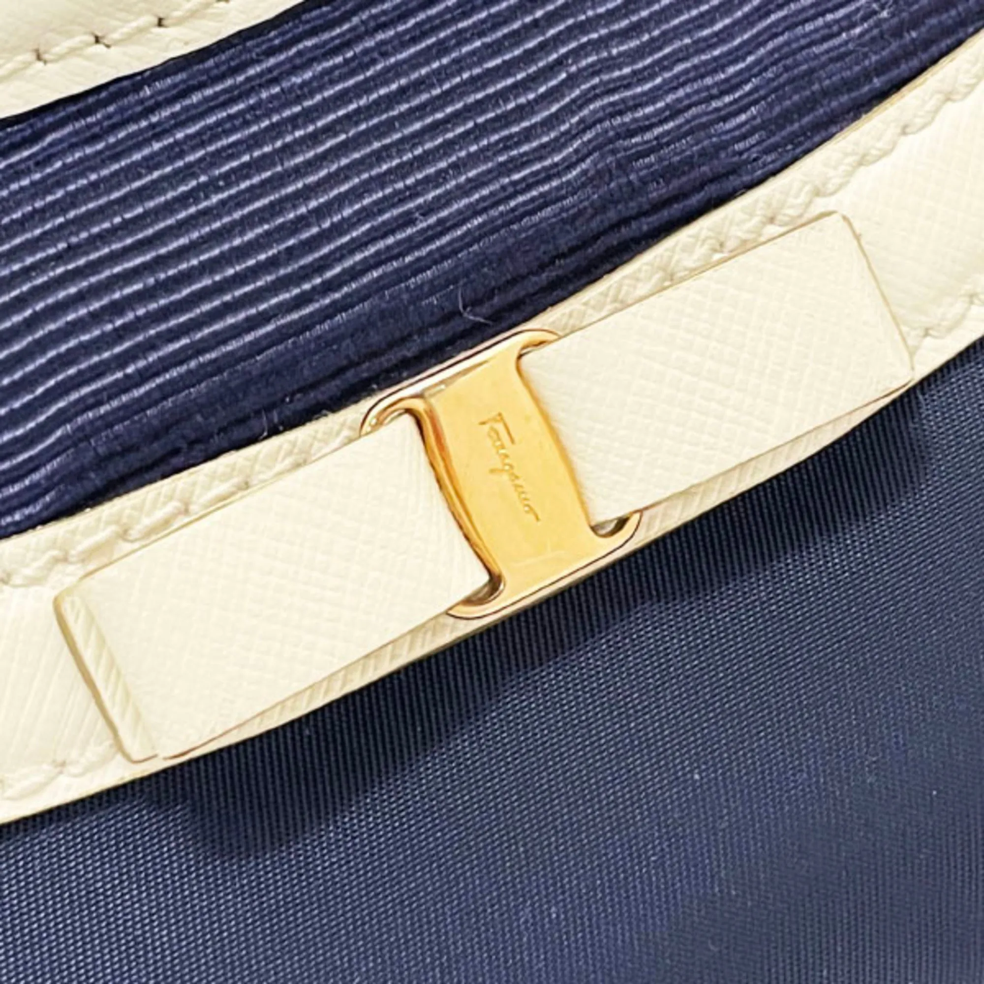 Salvatore Ferragamo Vara ivory Navy Nylon Fabric Leather Handbag (Pre-Owned)