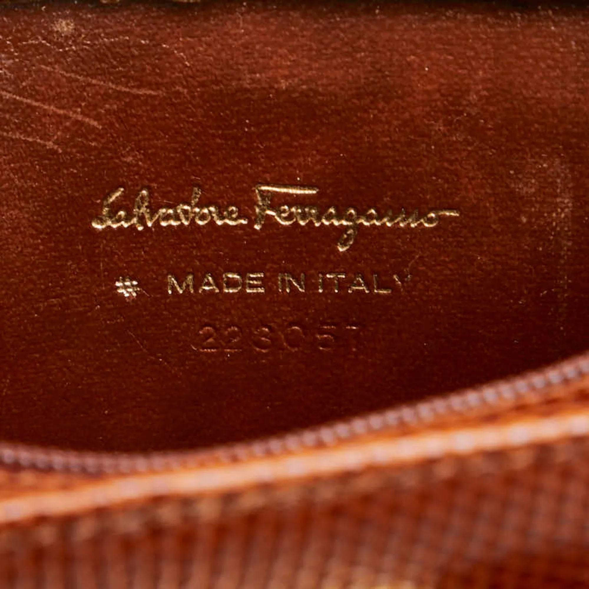 Salvatore Ferragamo Vara Leather Clutch Bag (Pre-Owned)