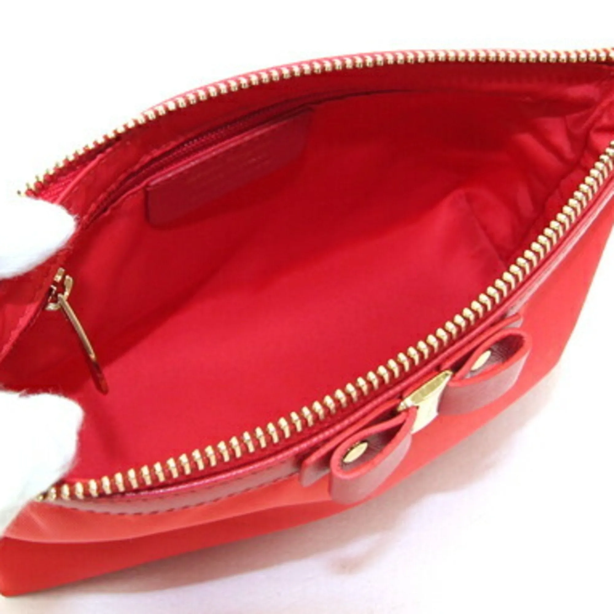 Salvatore Ferragamo Vara Synthetic Clutch Bag (Pre-Owned)