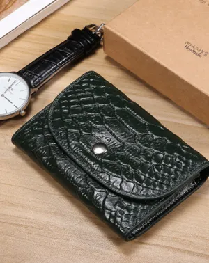 Stylish Womens Green Crocodile Pattern Leather Billfold Wallet Small Wallet with Coin Pocket Slim Wallet for Ladies