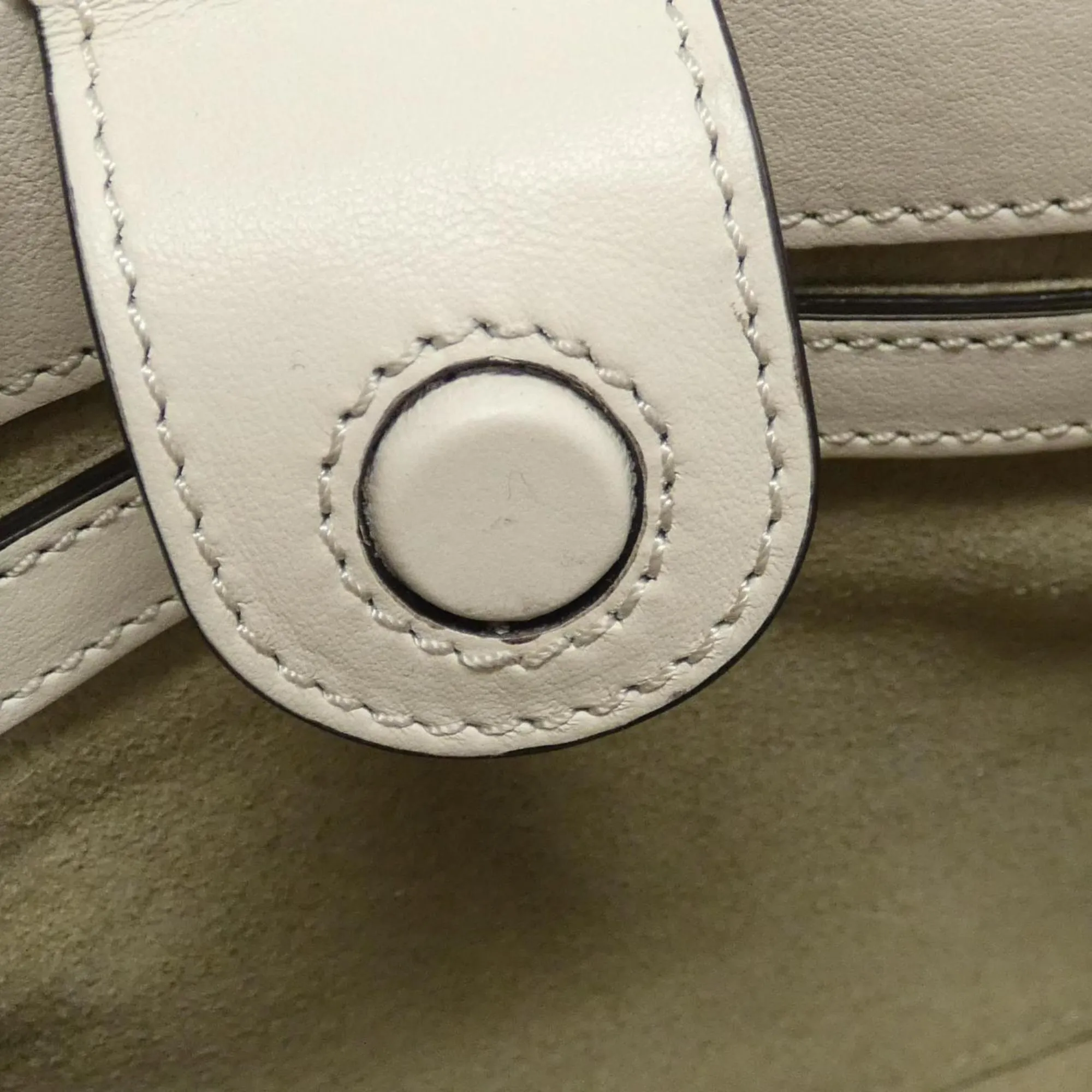 Tod's Leather Handbag (Pre-Owned)