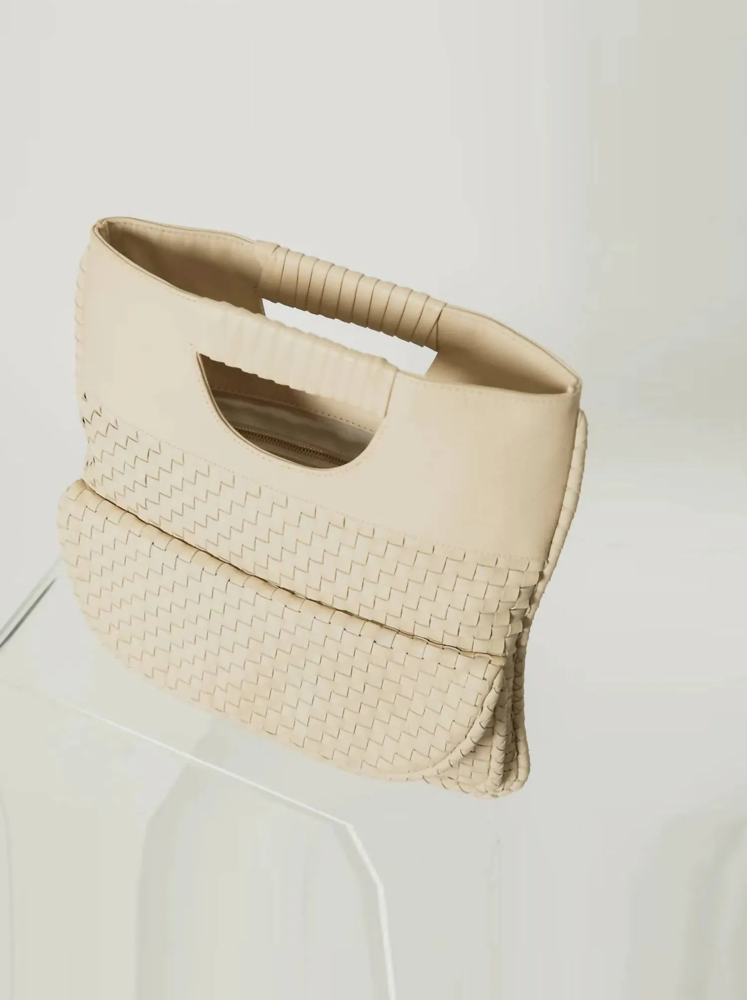 Women's Clarisse Woven Clutch In Ivory