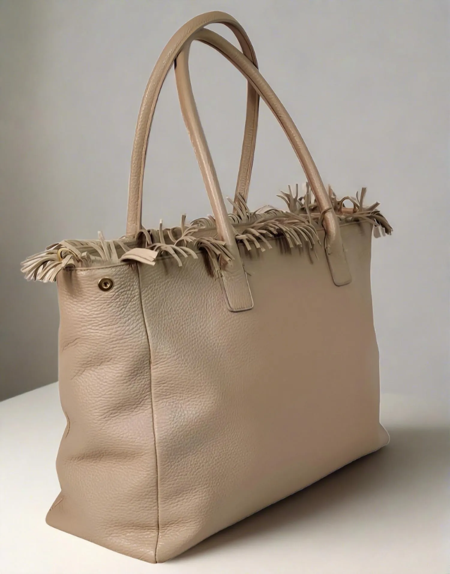 Women's Fringe Top Tote Bag In Beige